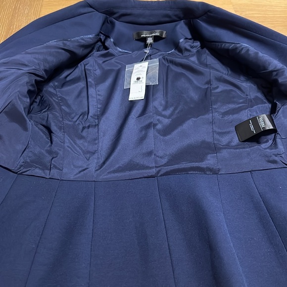 NEW $195 WHBM Navy blue Signature Blazer size 12 - Picture 12 of 16